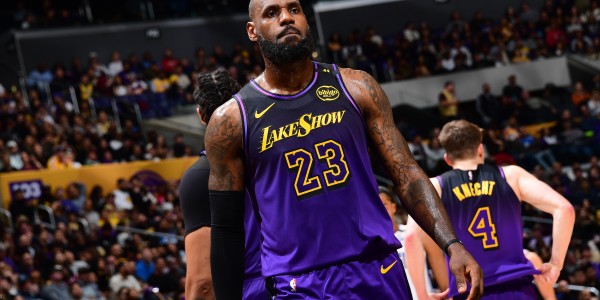 九游体育官网-A·史密斯：詹姆斯在2011年总决赛的表现让他无法和乔丹竞争历史最佳