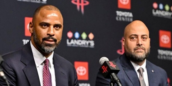 火箭队1天3喜讯！续约老中锋，杜兰特心仪休城，主控留队问题不大