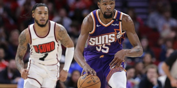 火箭队1天3喜讯！续约老中锋，杜兰特心仪休城，主控留队问题不大